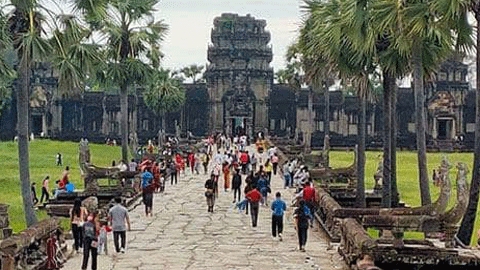 Tourisme Cambodge s’ouvre avec la pressure.